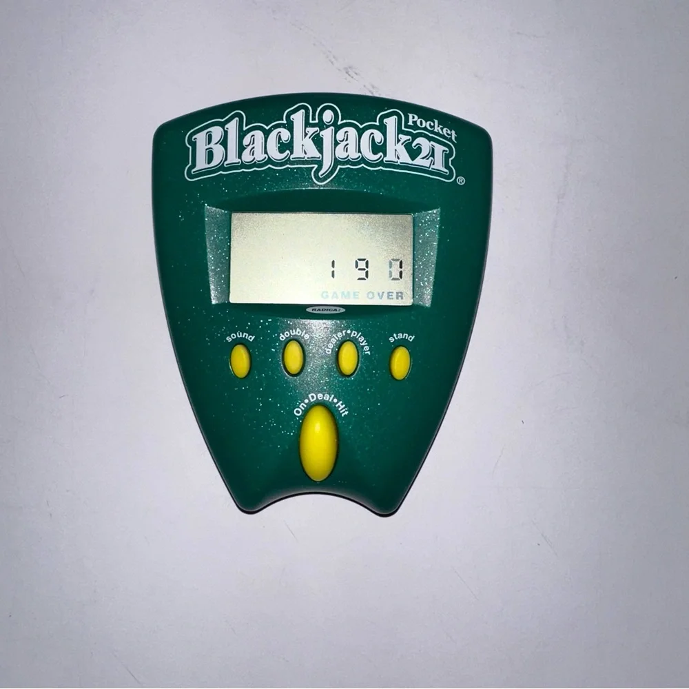 Radica Pocket Blackjack 21 Handheld Electronic Game 2002 – Works Great!
